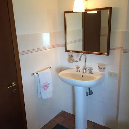 Quiet And Cozy With Wi-fi Casa Prearino