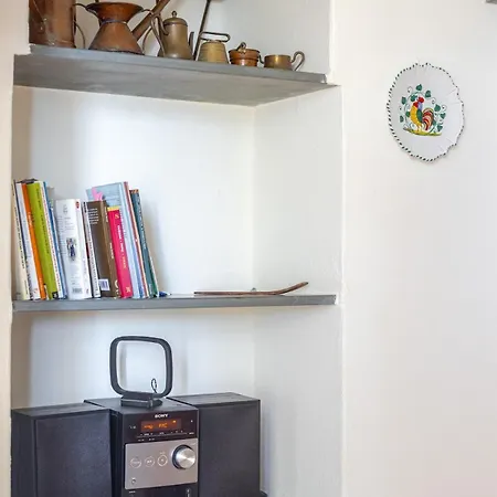 Quiet And Cozy With Wi-fi Casa Prearino *