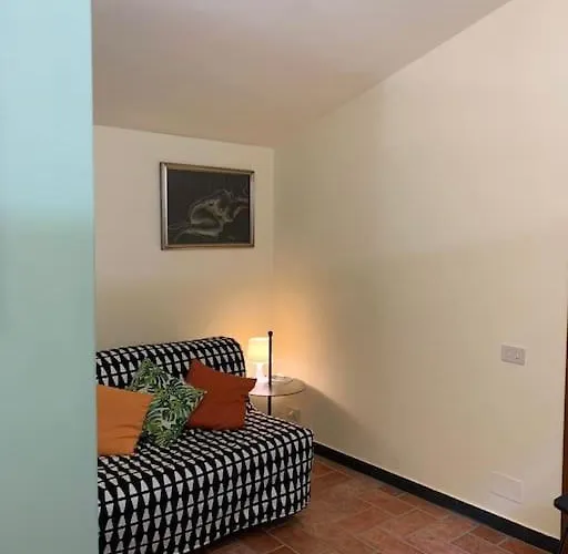 Daire Quiet And Cozy With Wi-fi Casa Prearino